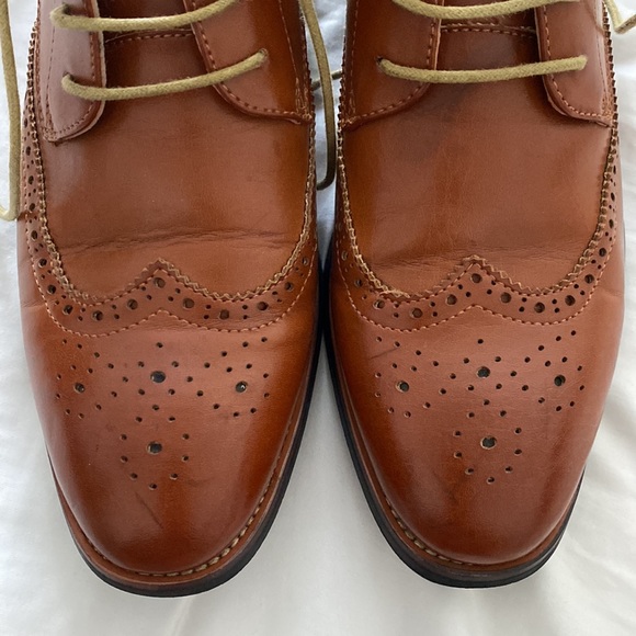 Mens Wingtip Dress Shoe - Picture 3 of 5